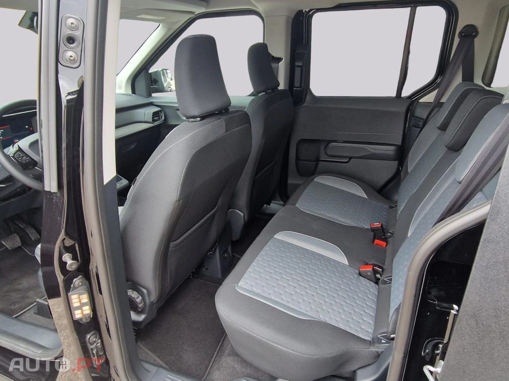 Ford Transit E-Tourneo Courier Titanium I.V.A DEDUTIVEL 