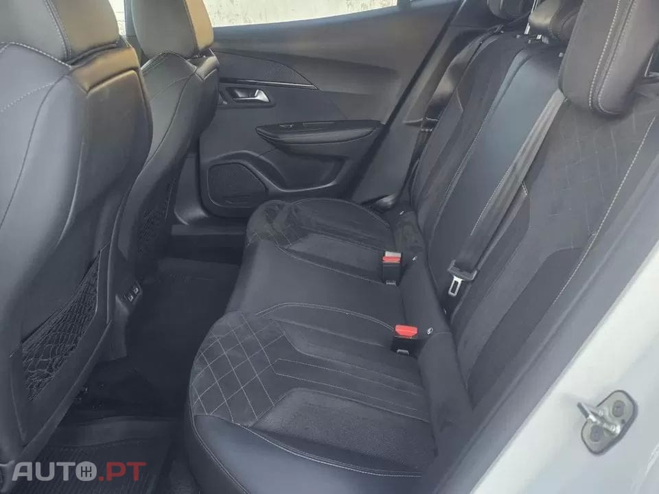 Peugeot E-2008 GT Pack