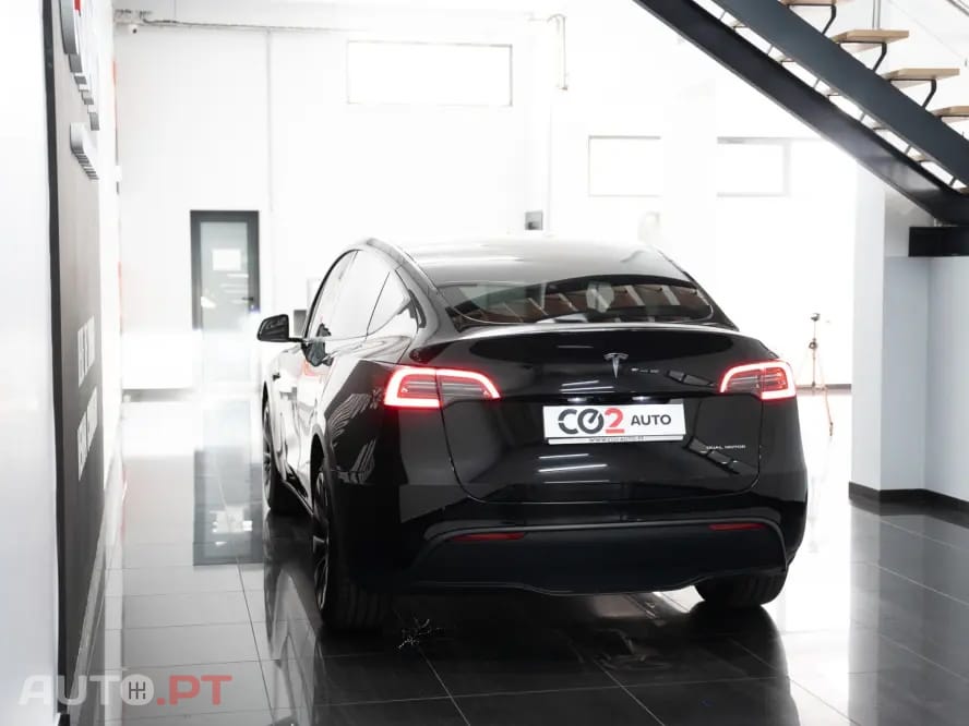 Tesla Model Y Long Range Dual Motor AWD