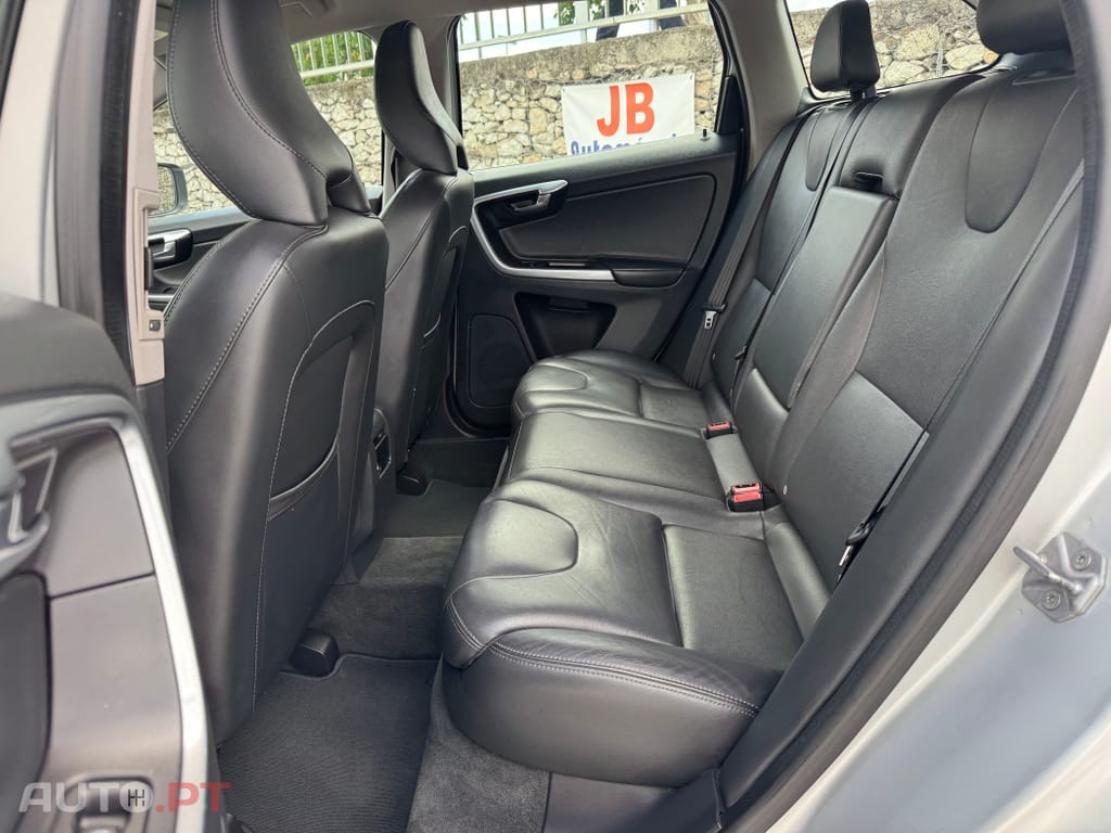 Volvo XC60 2.0 D3 Momentum Geartronic
