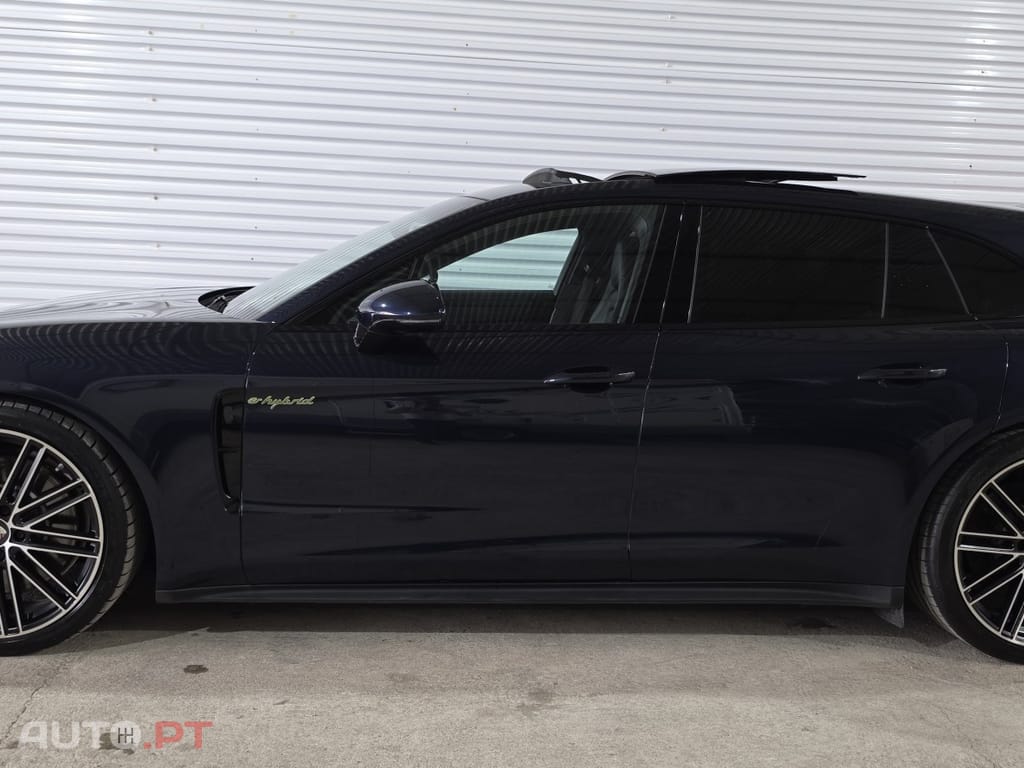 Porsche Panamera 4 E-Hybrid Platinum Edition — fotografia 4