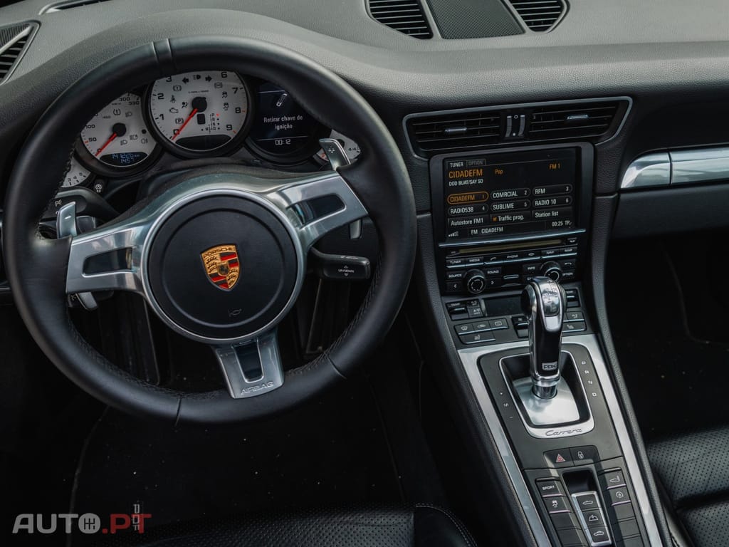Porsche 911 Carrera 4 Cabriolet PDK Black Edition
