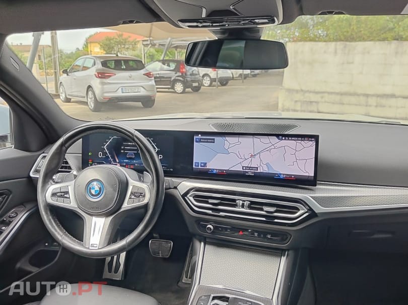 BMW 330 e Touring Pack M Auto