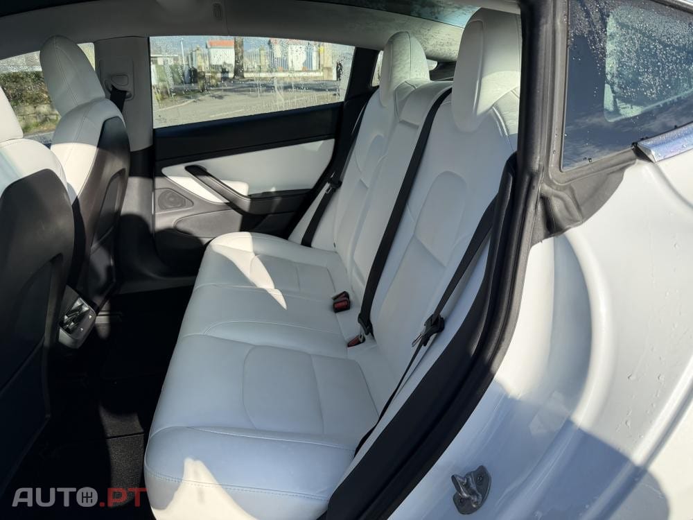 Tesla Model 3 Standard Range Plus RWD