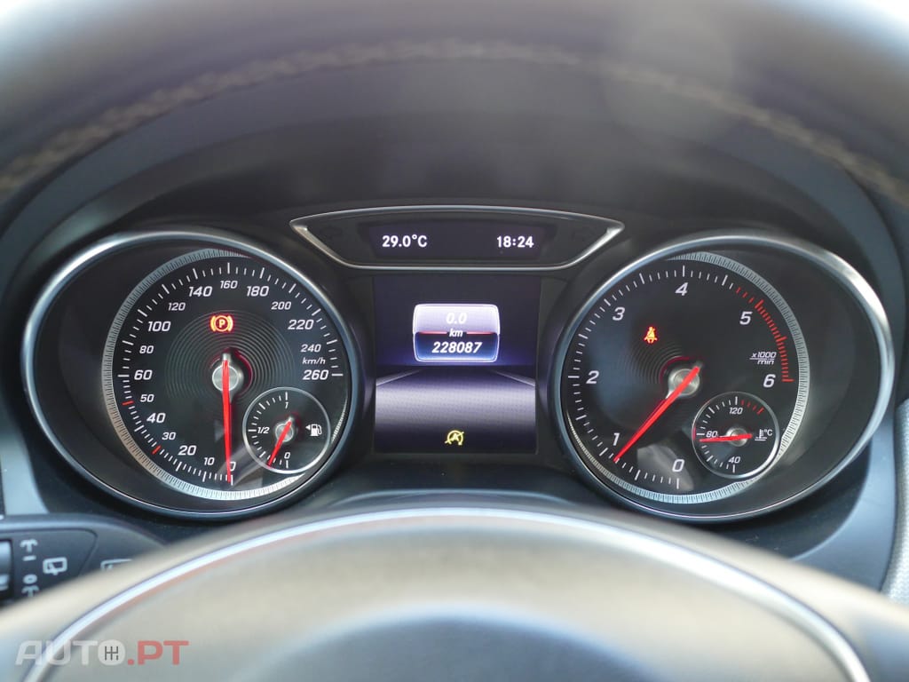 Mercedes-Benz CLA 180 d Shooting Brake Urban