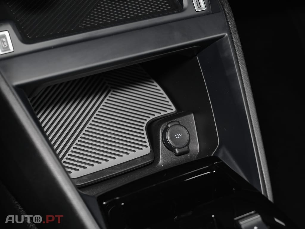 Citroen C4 X 1.2 PureTech Plus EAT8