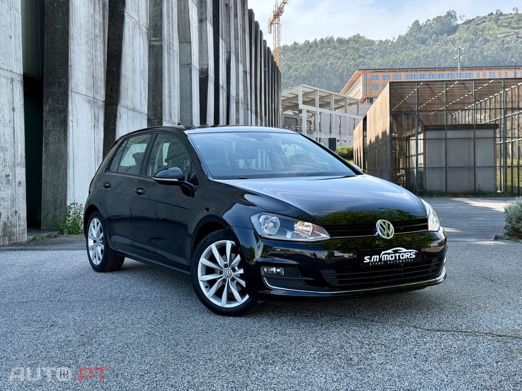 Volkswagen Golf 1.6 TDi Highline DSG