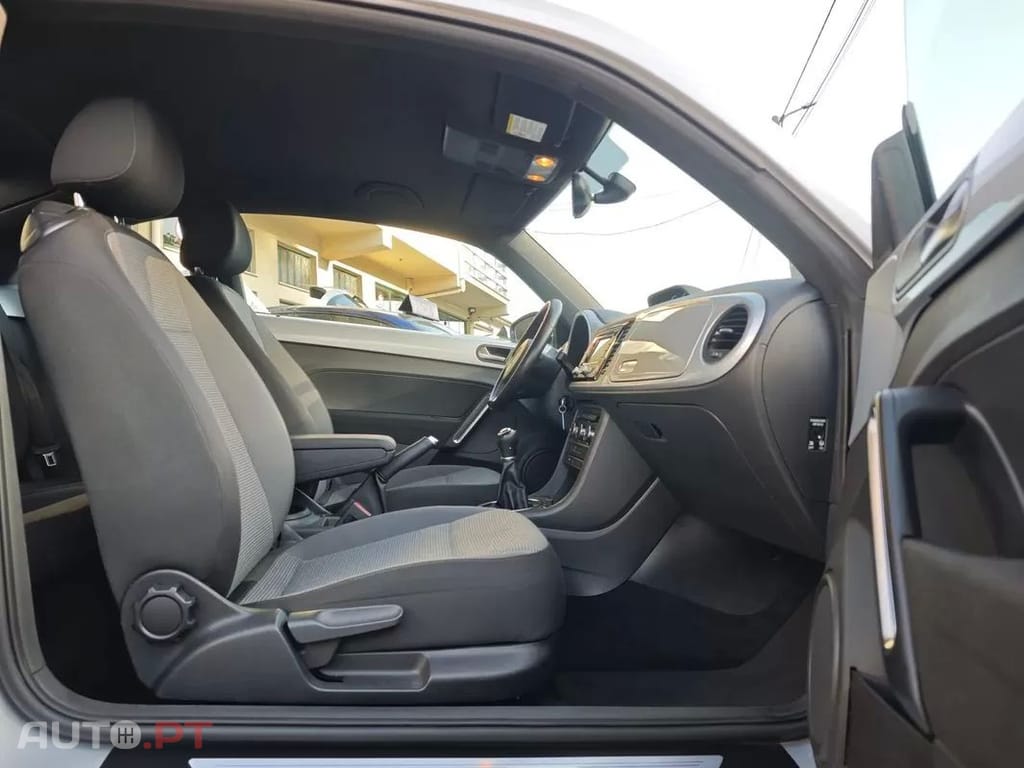 Volkswagen Beetle 1.6 TDi Design