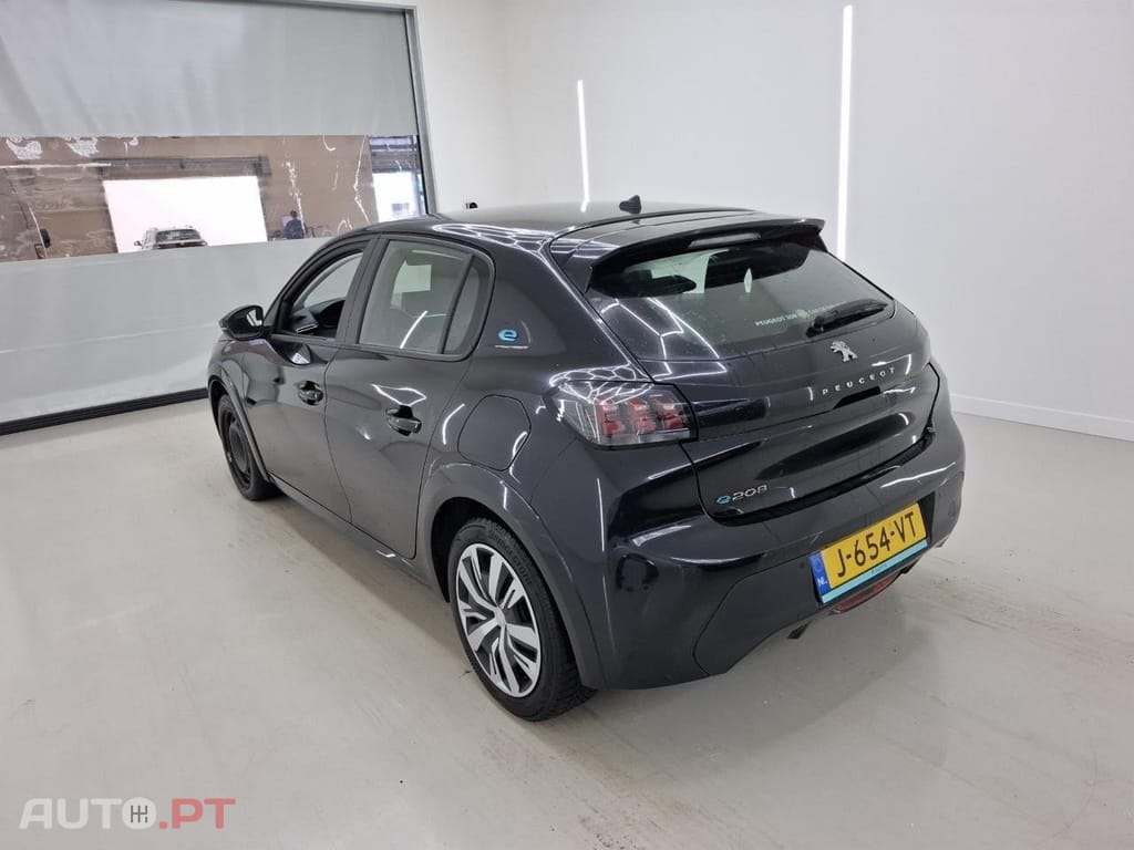 Peugeot E-208 50 kWh Active