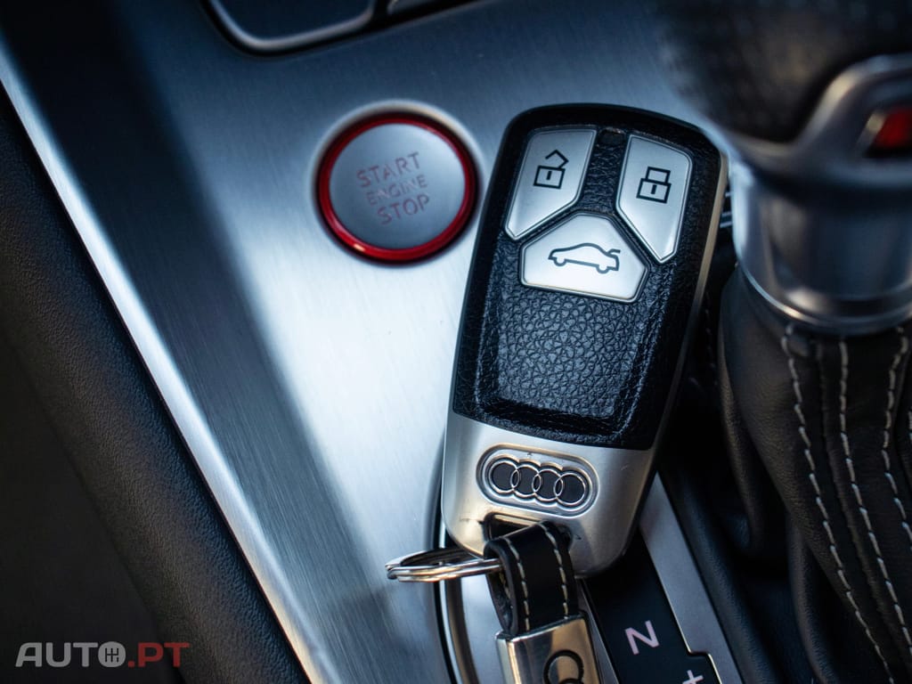 Audi TTS 2.0 TFSi quattro S Tronic