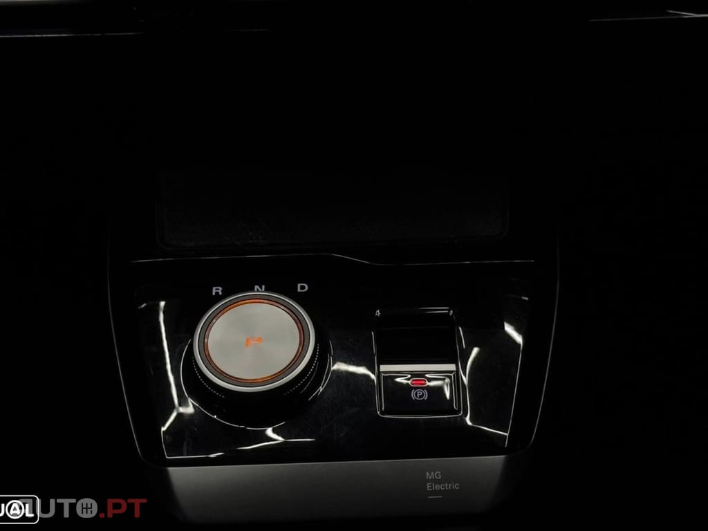 MG MG4 64 kWh Luxury