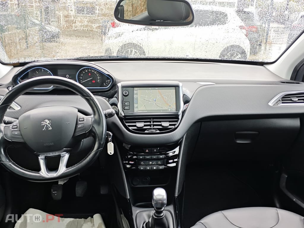 Peugeot 2008 1.6 BlueHDi Allure