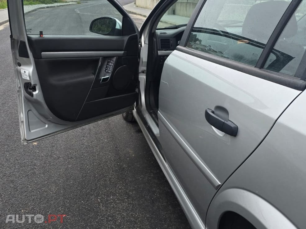 Opel Vectra 2.0 DTi Elegance