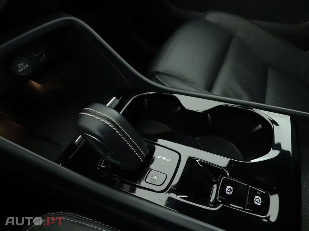 Volvo XC40 T5 Recharge R Design I.V.A DEDUTIVEL