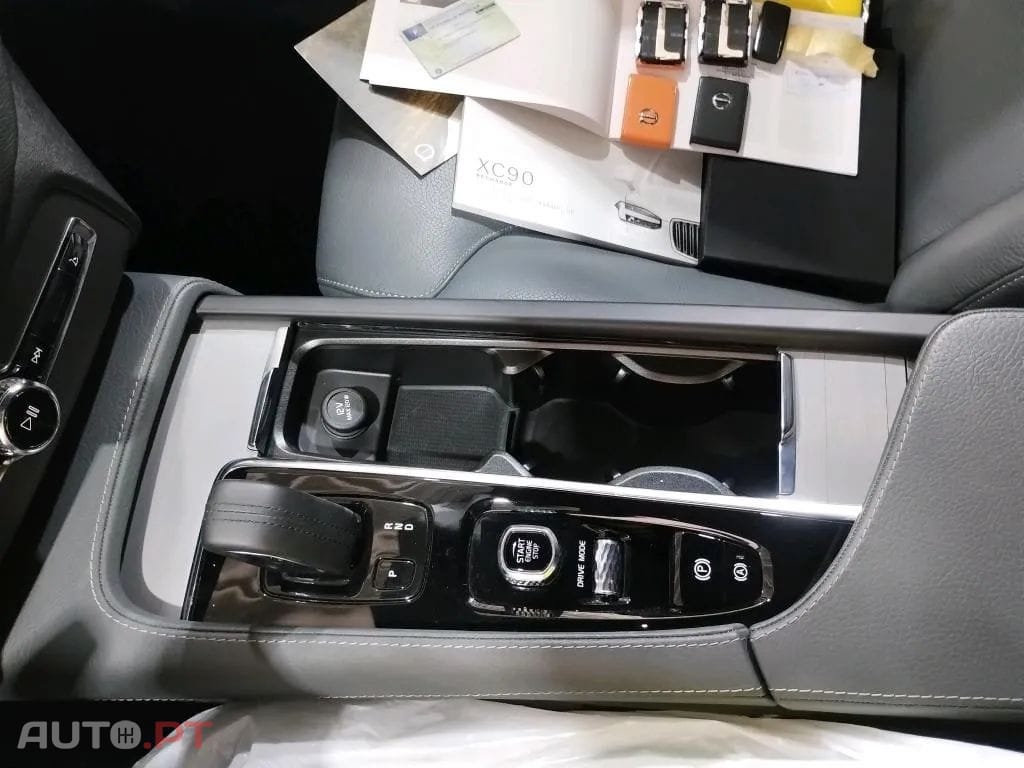 Volvo XC90 2.0 T8 PHEV R-Design Expression AWD
