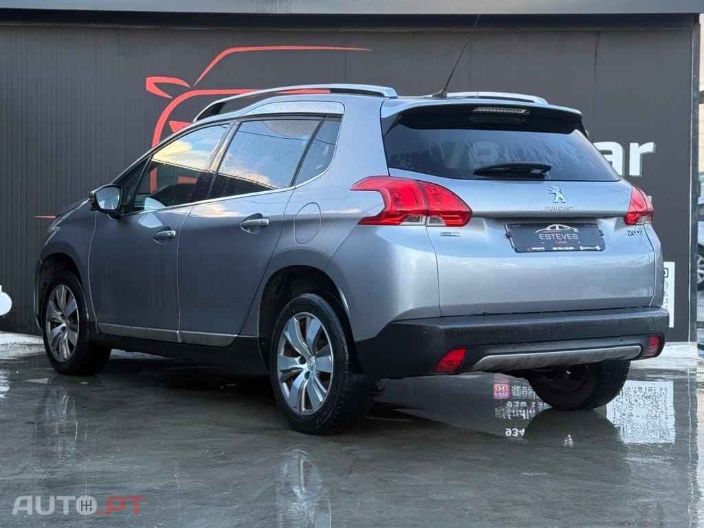 Peugeot 2008 1.2 PureTech Allure