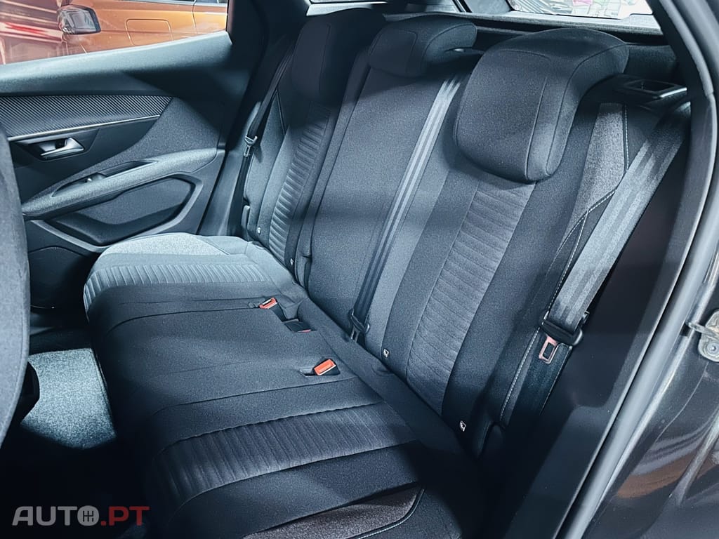 Peugeot 3008 1.2 PureTech Allure EAT8