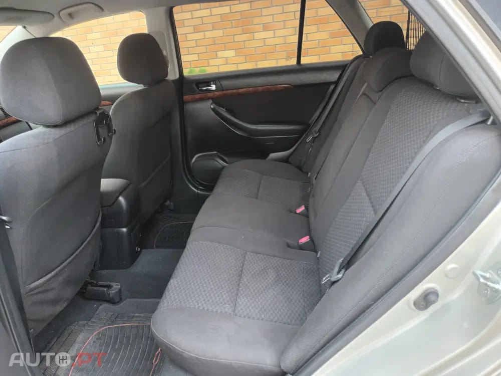 Toyota Avensis 2.0 D-4D Sol