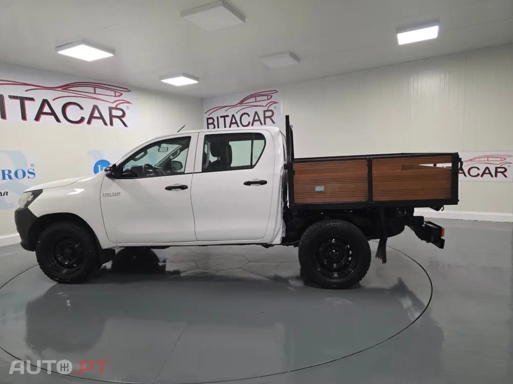 Toyota Hilux 2.4 D-4D 4WD CD CH
