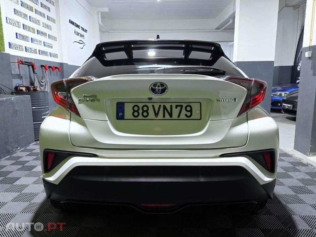 Toyota C-HR 1.8 HSD Lounge — fotografia 5