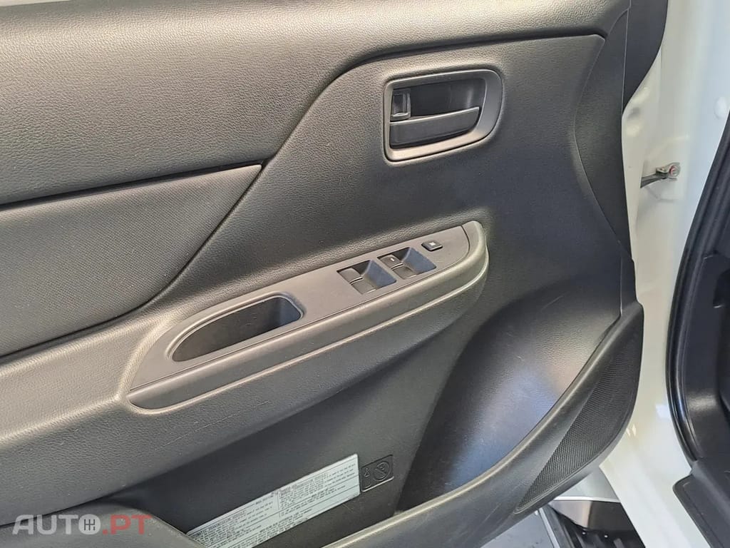 Mitsubishi L200 CD 4X4 5L
