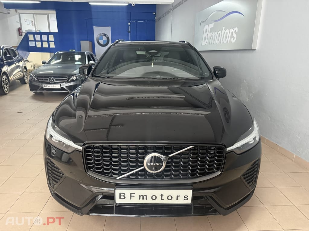 Volvo XC60 2.0 B4 Plus Dark