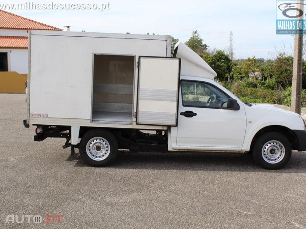 Isuzu D-Max 2.5 DTi 4x2 Cab. Simples 3 Lug. 136 cv