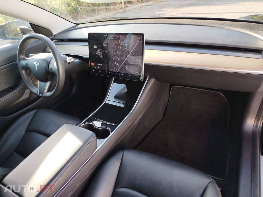 Tesla Model 3 Tração Traseira