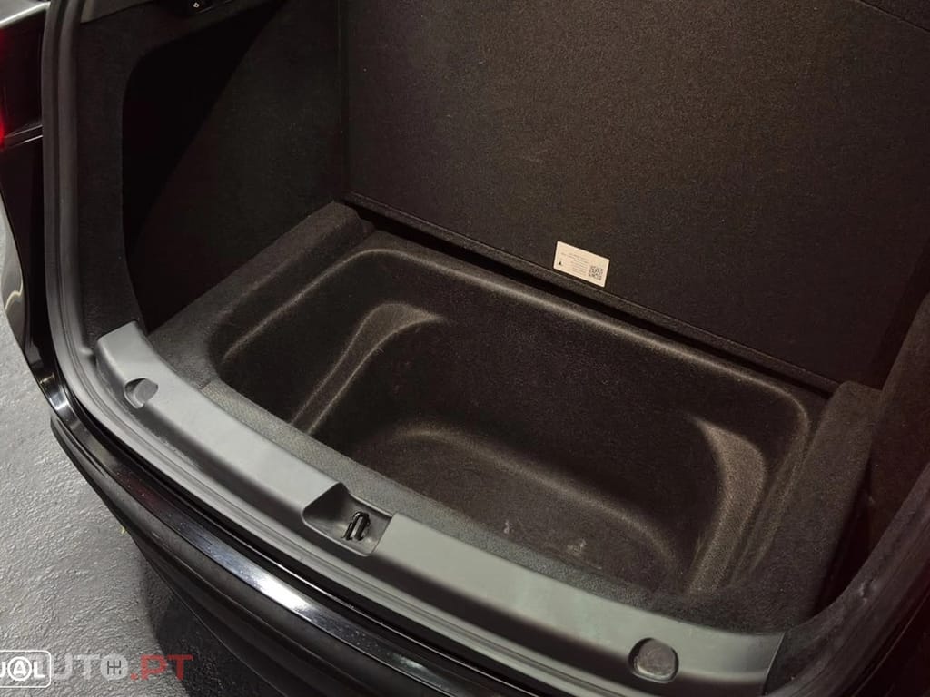 Tesla Model Y RWD