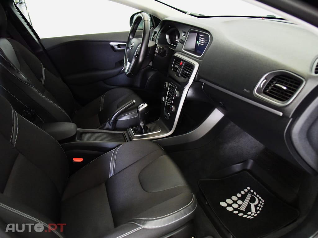 Volvo V40 2.0 D3 Momentum