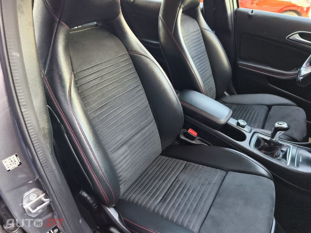 Mercedes-Benz A 180 d AMG Line