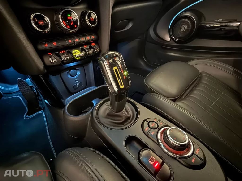 MINI Cooper Cooper SE Yours