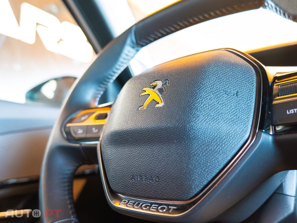 Peugeot 2008 1.2 PureTech Allure Pack EAT8