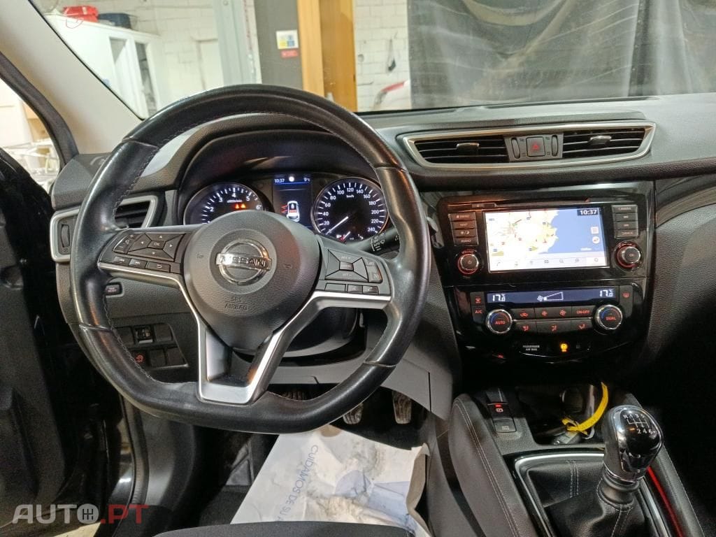Nissan Qashqai 1.3 DIG-T N-Connecta J18