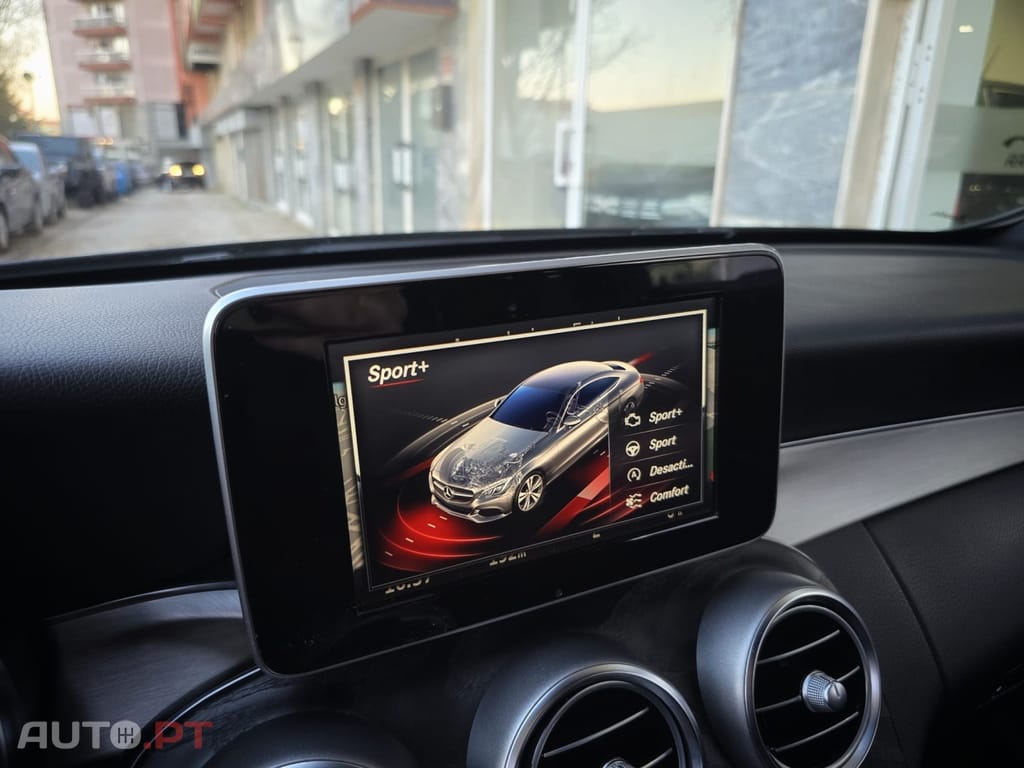 Mercedes-Benz C 220 d Coupe 9G-TRONIC AMG Line