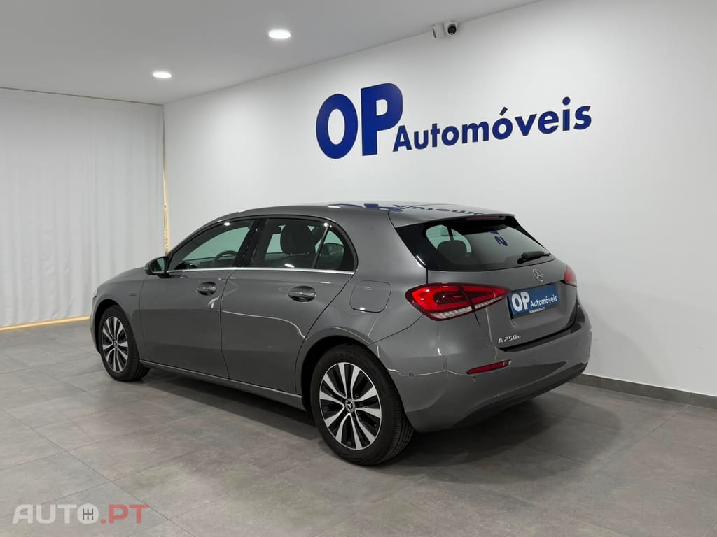 Mercedes-Benz A 250 e Progressive
