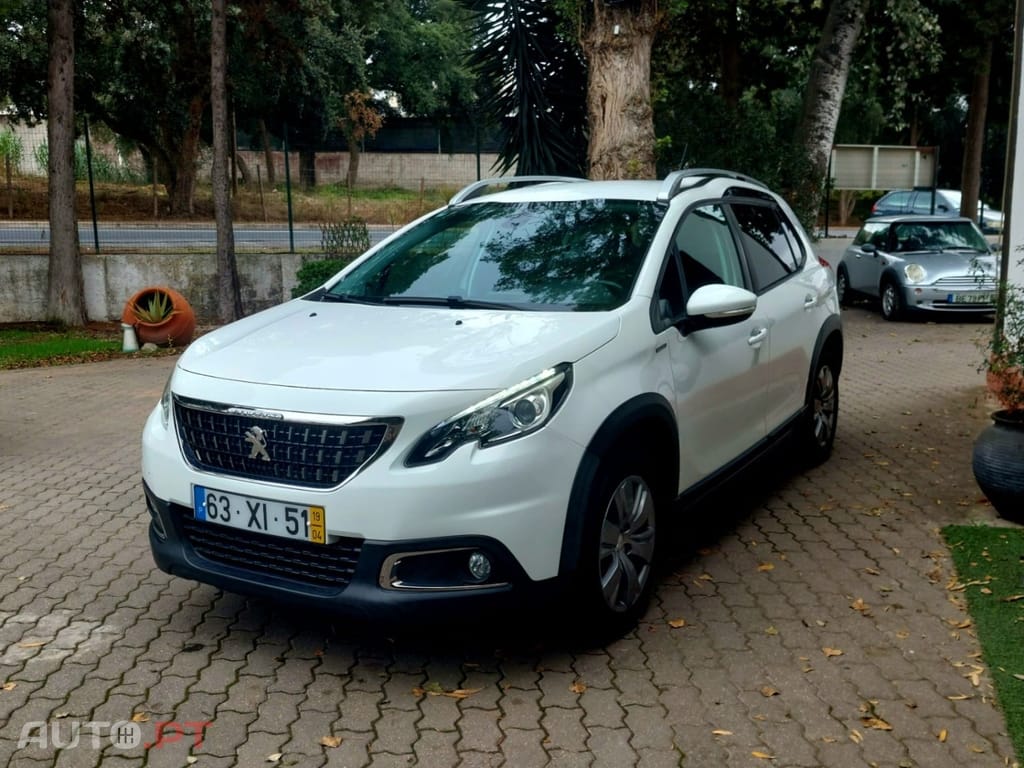 Peugeot 2008 1.2 PureTech Signature
