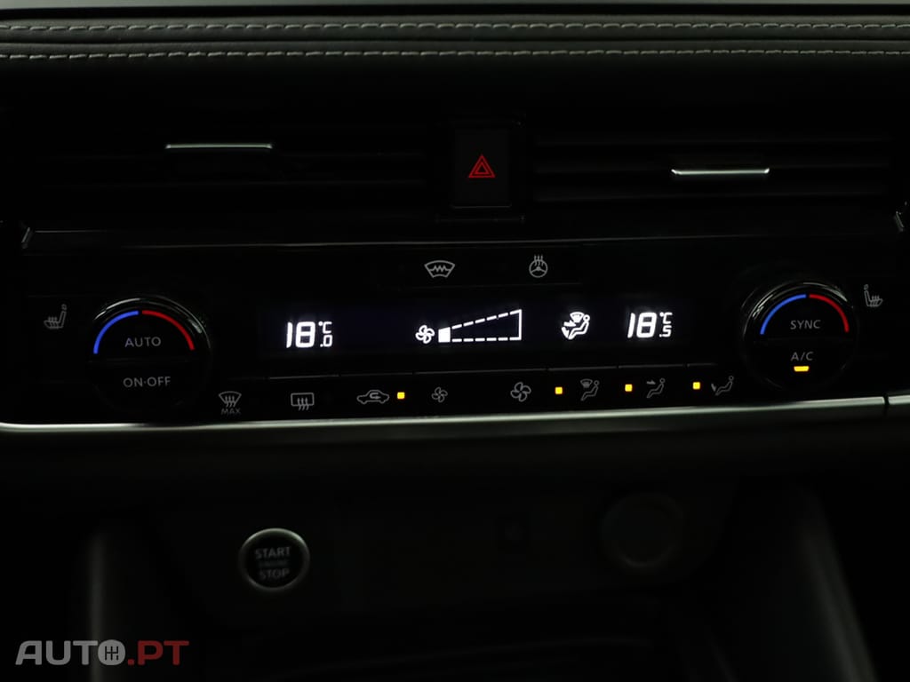 Nissan Qashqai Qashqai 1.3 DIG-T N-Connecta LED Xtronic