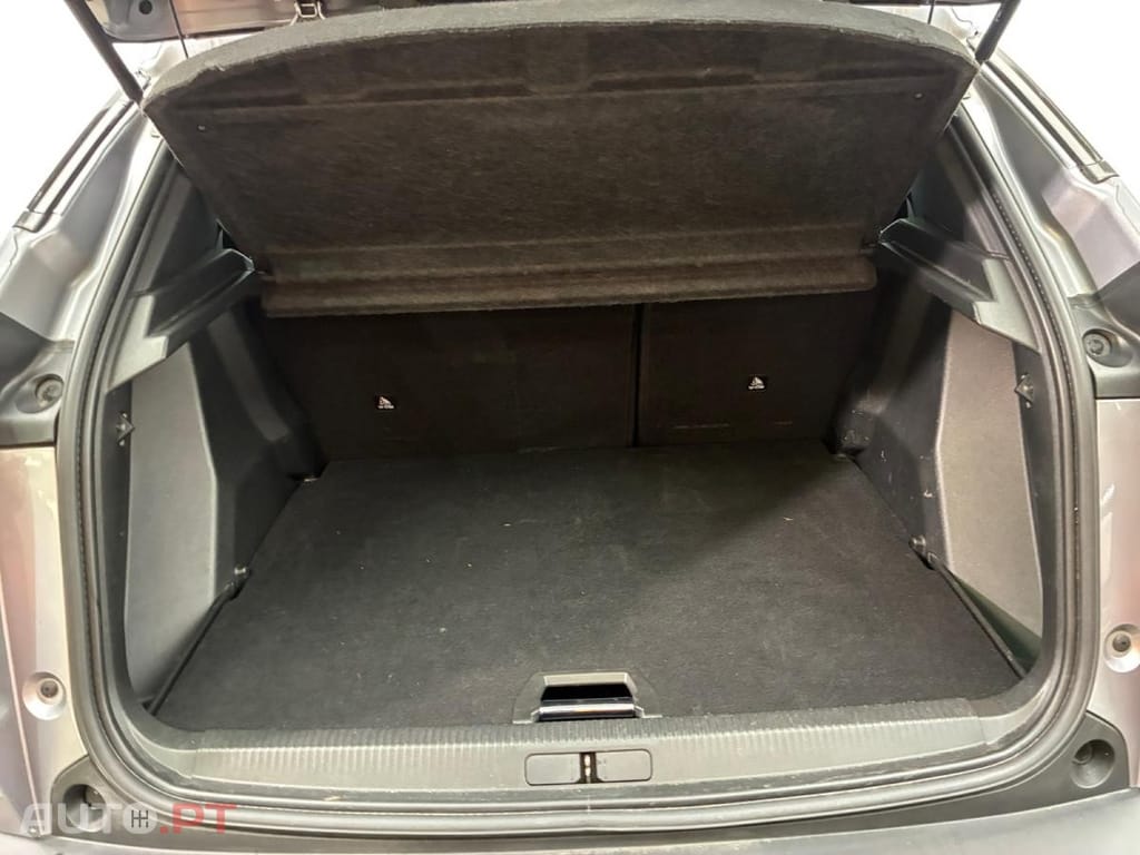 Peugeot E-2008 Active Pack