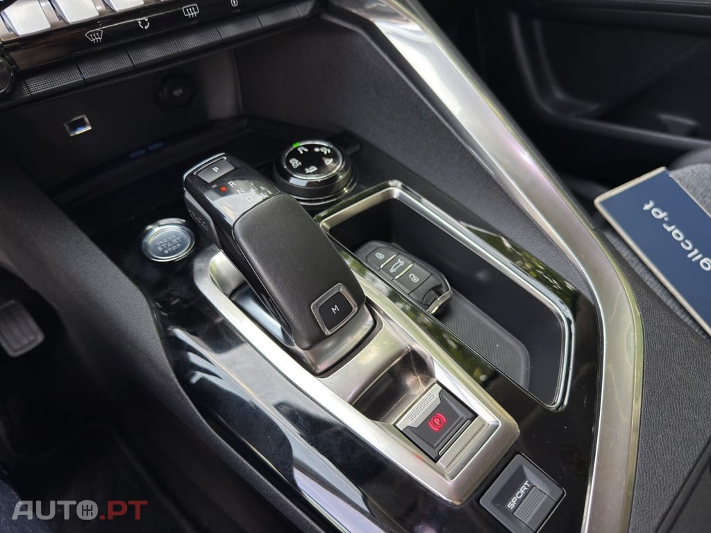 Peugeot 3008 PureTech 130 Stop & Start GPF EAT8 Allure