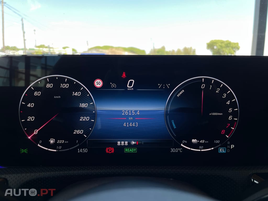 Mercedes-Benz A 250 e AMG Line