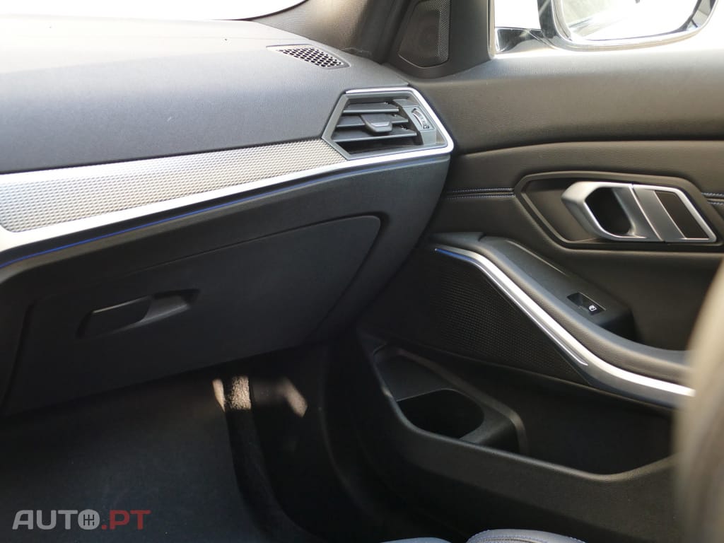 BMW 320 e Touring Pack M Auto