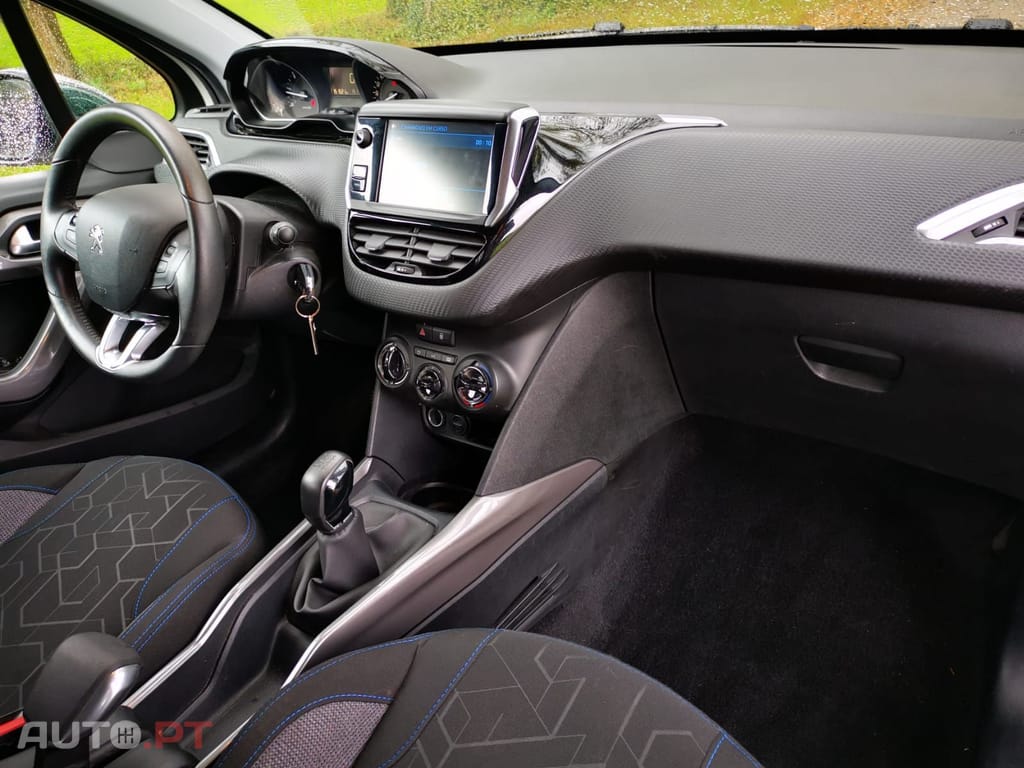 Peugeot 2008 1.6 BlueHDi Style