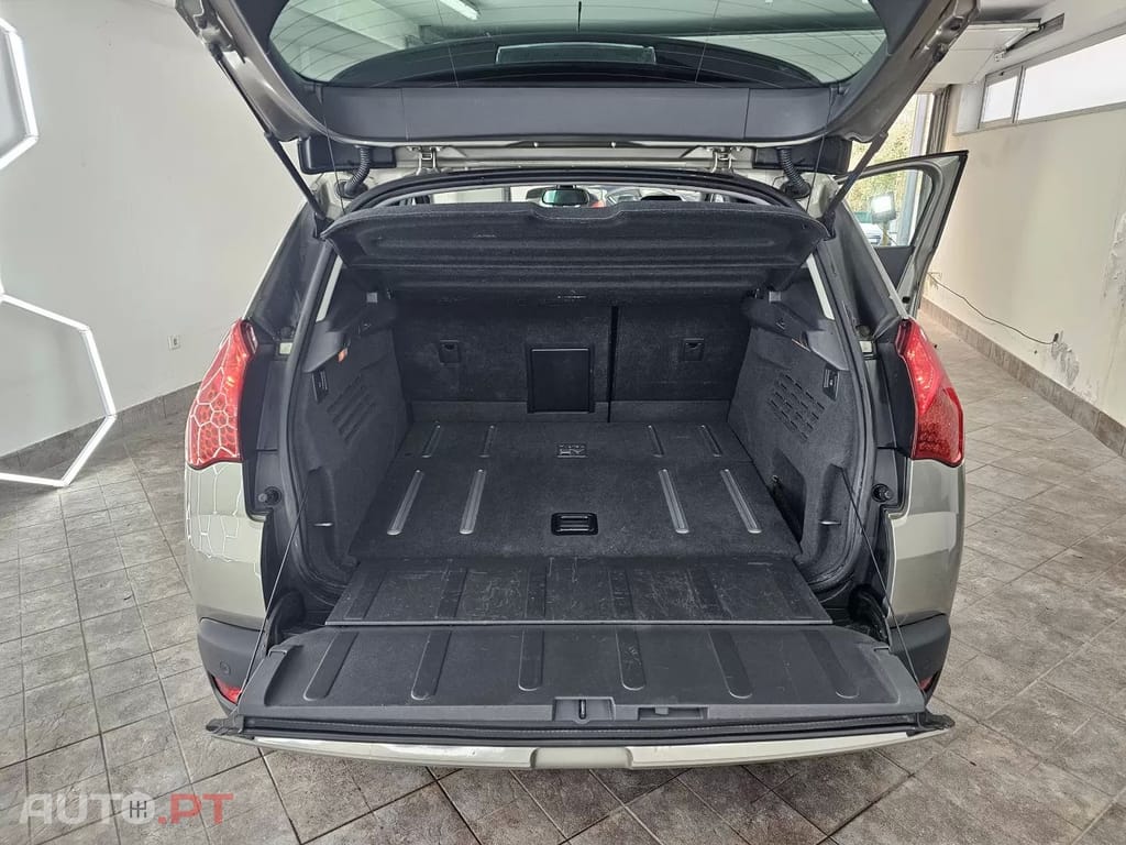 Peugeot 3008 2.0 HDi Hybrid4 88g