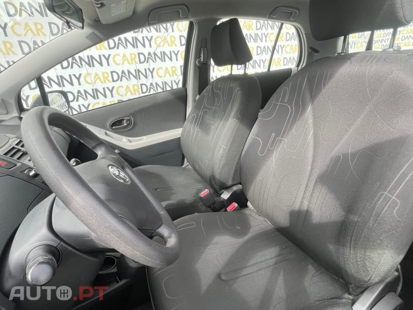 Toyota Yaris 1.0 VVT-i AC