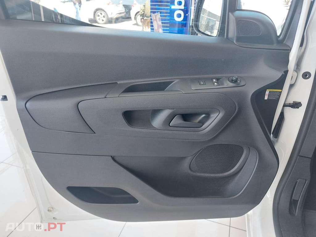 Opel Combo 1.5 CDTI L1H1Enjoy  - IVA Dedutível - Cx. 6 veloc.