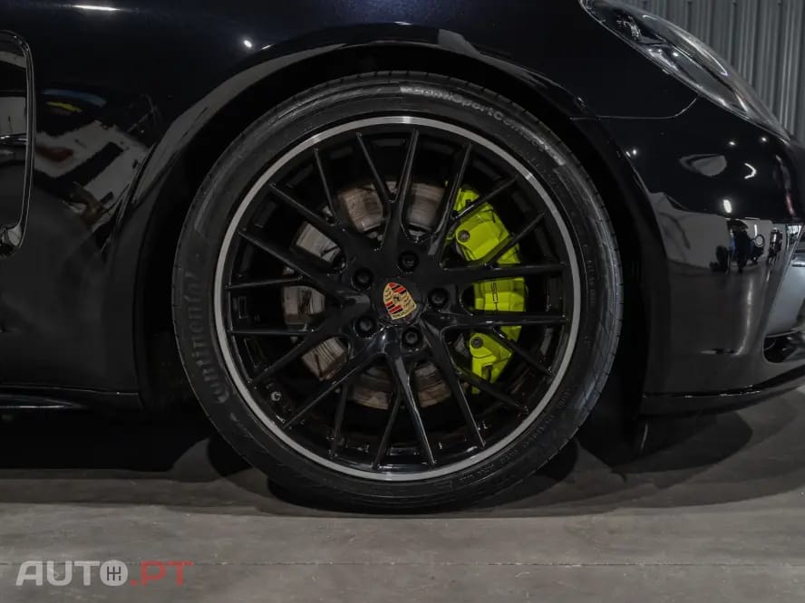 Porsche Panamera 4 E-Hybrid Platinum Edition