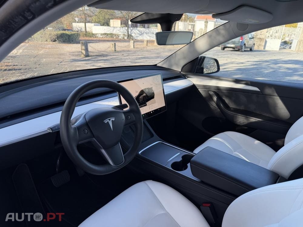 Tesla Model Y Long Range Dual Motor AWD