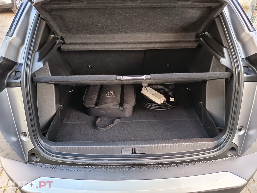 Peugeot E-2008 50 kWh GT