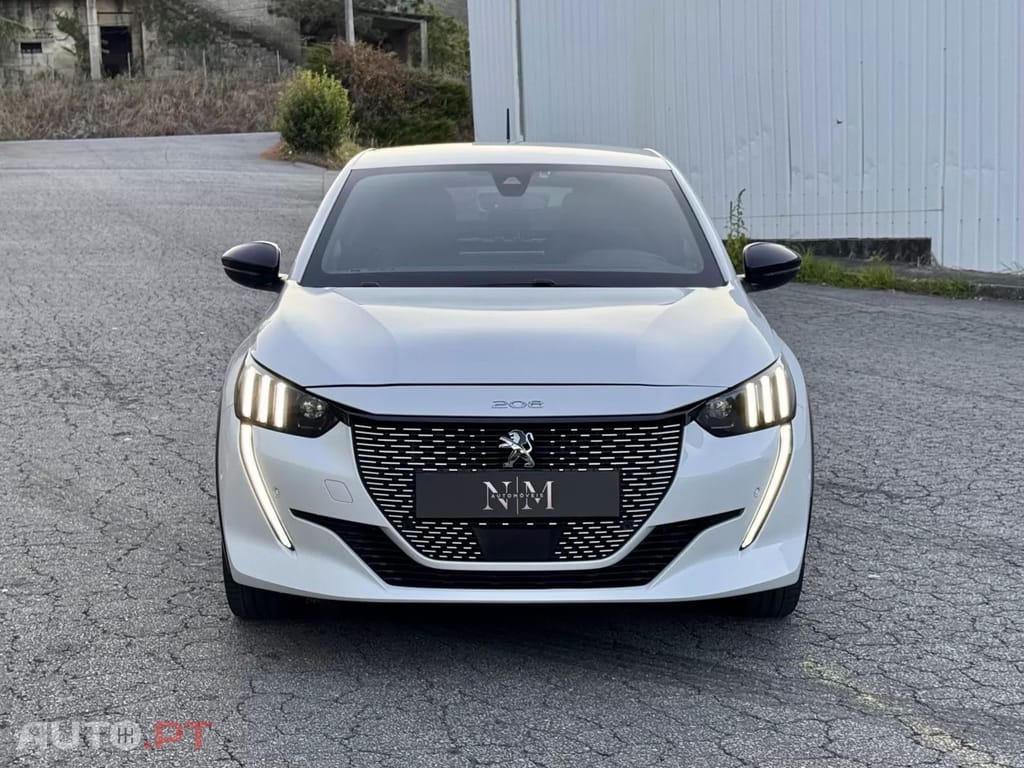 Peugeot E-208 50 kWh GT